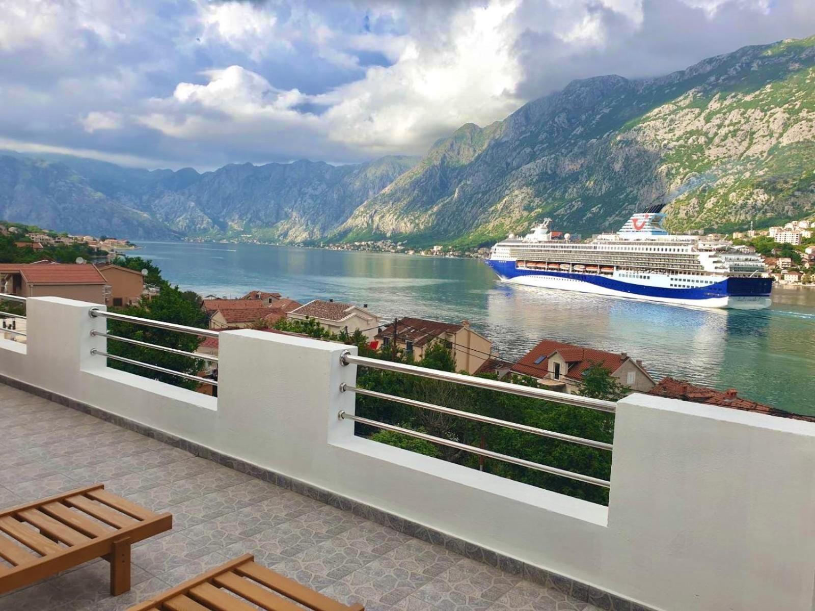House With Big Terrace And Beautiful Sea View Villa Kotor Dış mekan fotoğraf