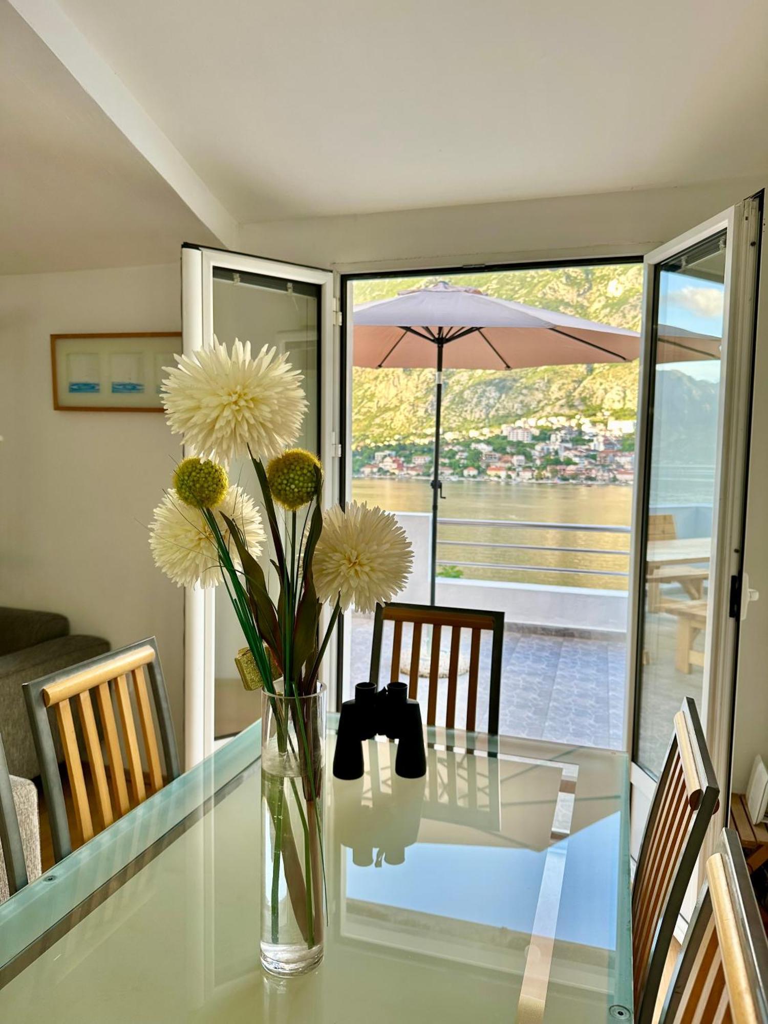 House With Big Terrace And Beautiful Sea View Villa Kotor Dış mekan fotoğraf