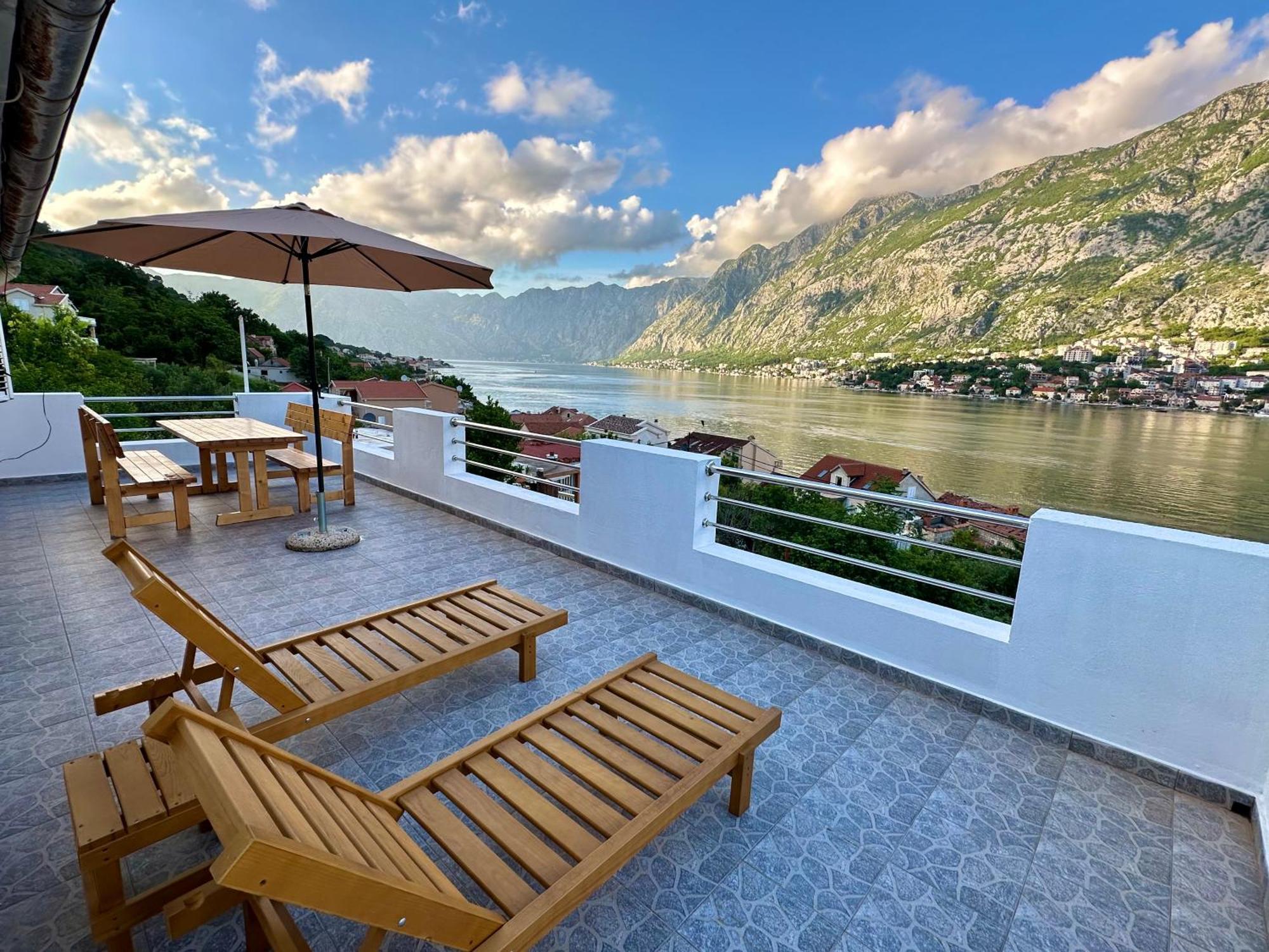 House With Big Terrace And Beautiful Sea View Villa Kotor Dış mekan fotoğraf