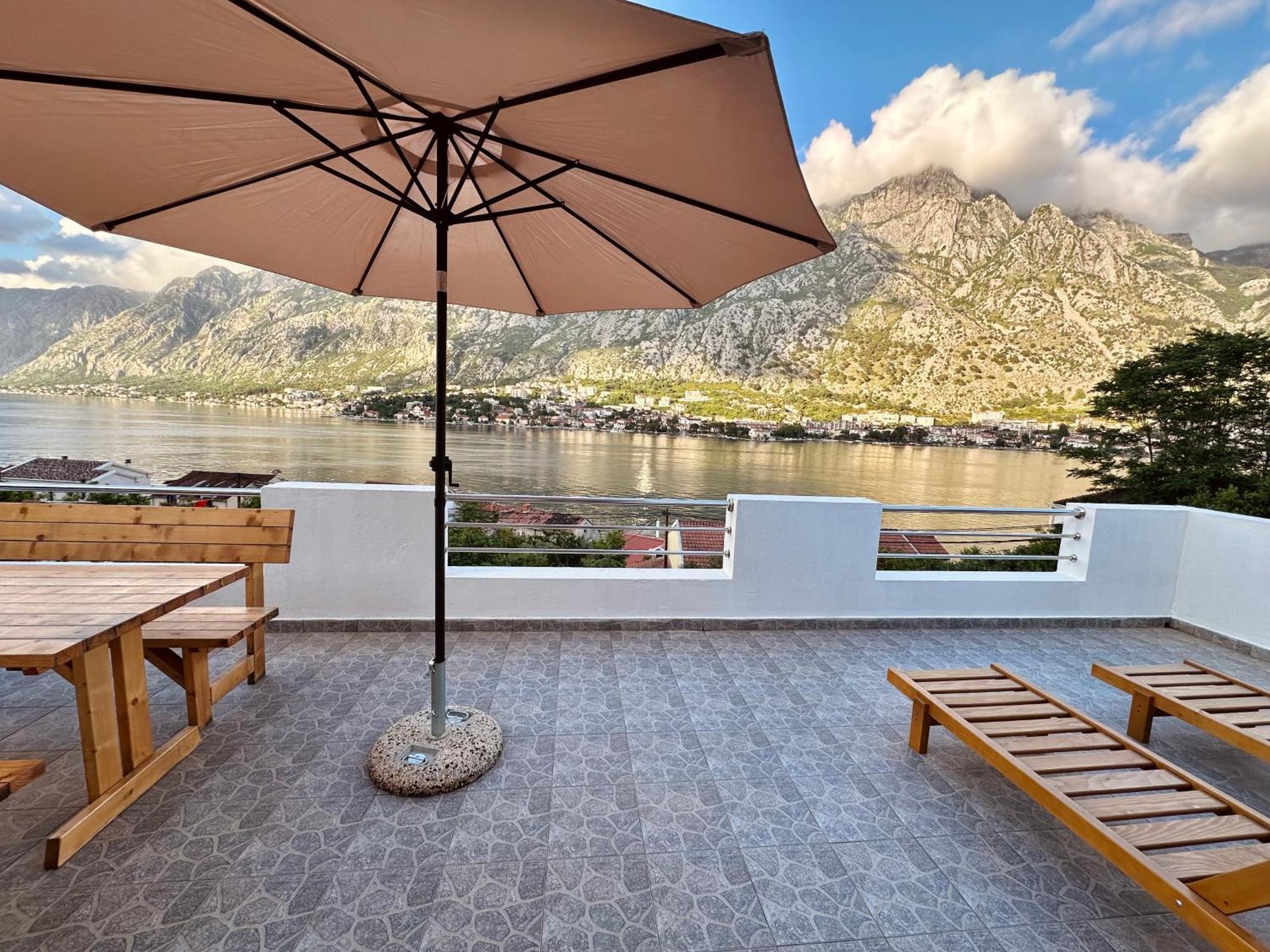 House With Big Terrace And Beautiful Sea View Villa Kotor Dış mekan fotoğraf