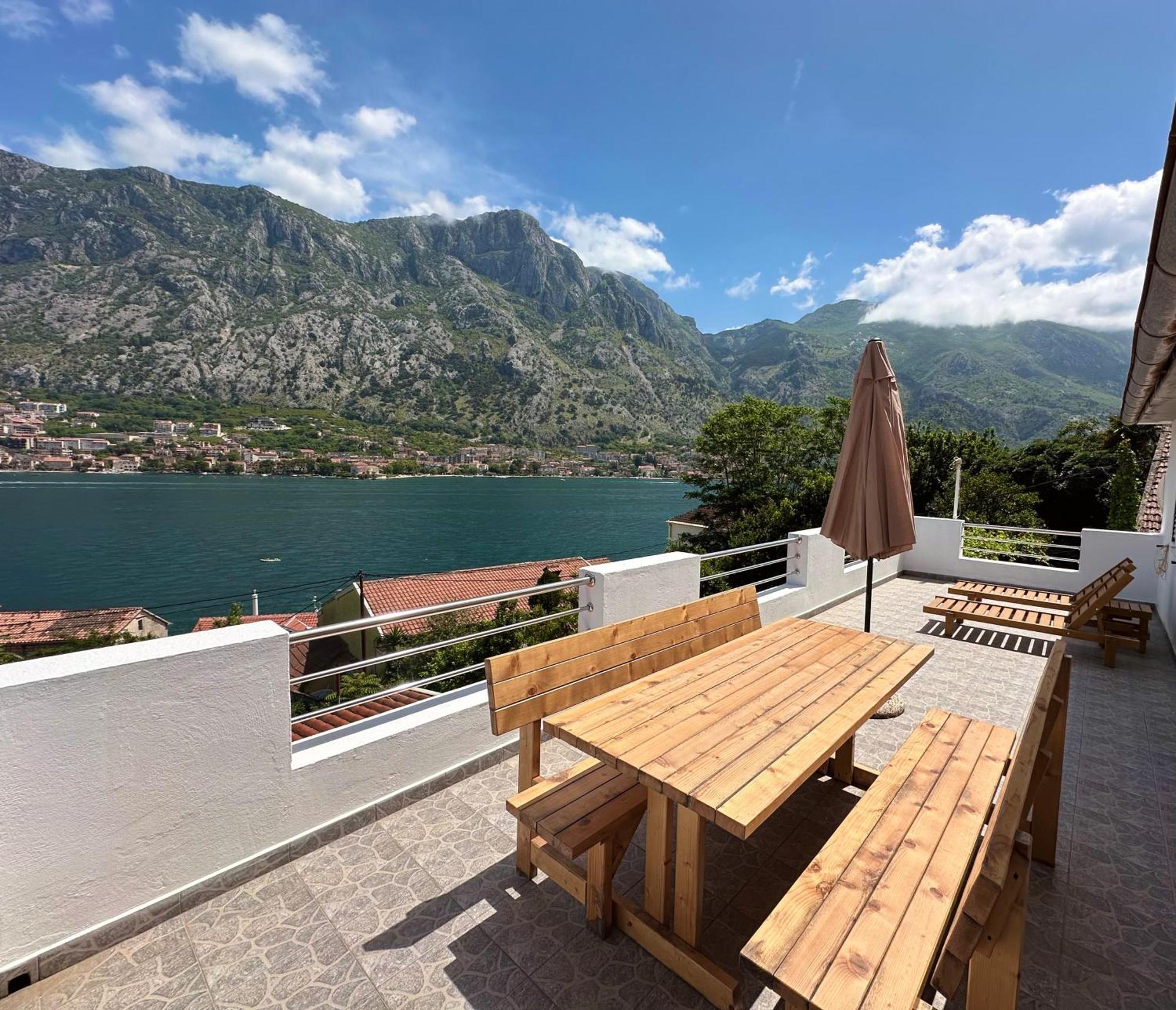 House With Big Terrace And Beautiful Sea View Villa Kotor Dış mekan fotoğraf